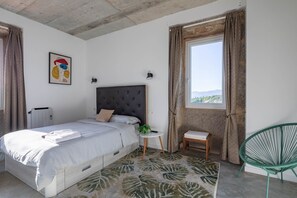 5 bedrooms, iron/ironing board, free WiFi, bed sheets - Country House 'Cándido' with Mountain View, Private Pool and Wi-Fi (As Neves)