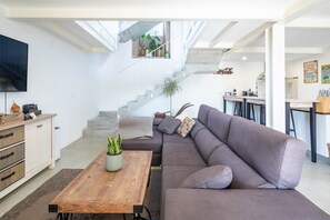 TV, fireplace - Country House 'Cándido' with Mountain View, Private Pool and Wi-Fi (As Neves)