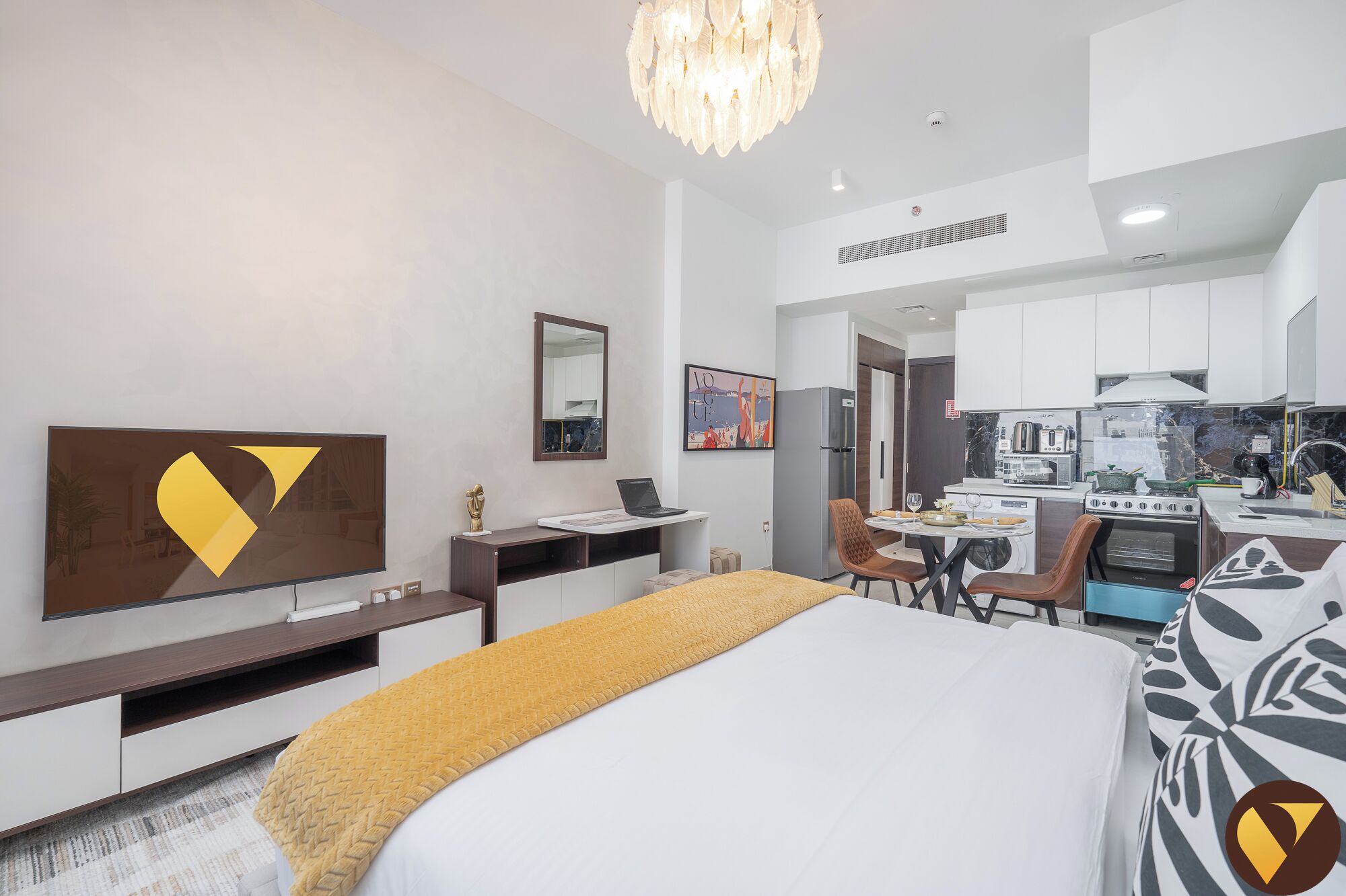 Luxury Studio, Pool View | Egyptian cotton sheets, premium bedding, in-room safe