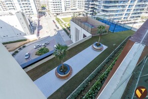 Studio Mewah, pemandangan kolam renang | Pemandangan balkon