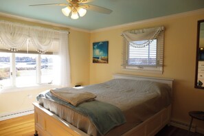 3 slaapkamers, een strijkplank/strijkijzer, wifi, beddengoed