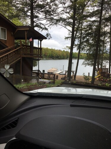 45 minutes from Green Bay - sleeps 10.  Kelly Lake