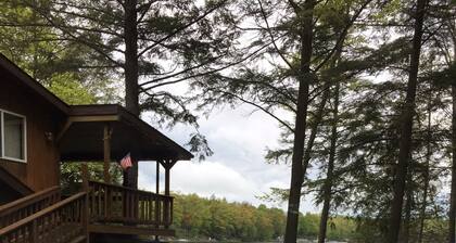 45 minutes from Green Bay - sleeps 10. Kelly Lake