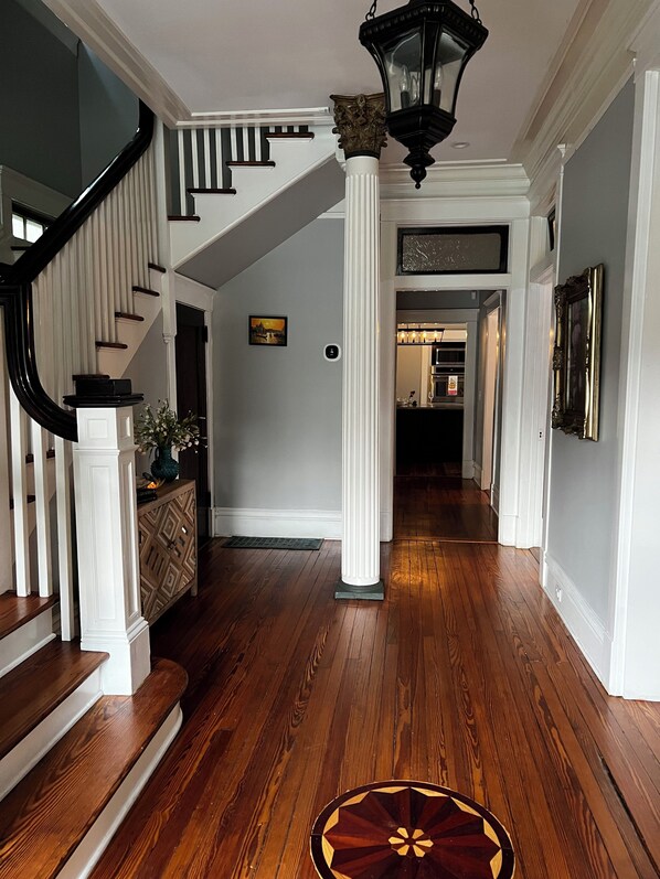 Interior - Master’s Rental Spacious 3-bedroom house, and 1-bedroom detached cottage. (Augusta)