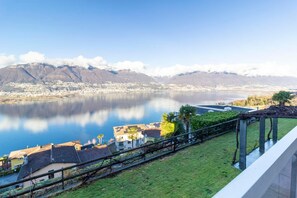 Property grounds - Lakeside Pool Paradise (Gambarogno)