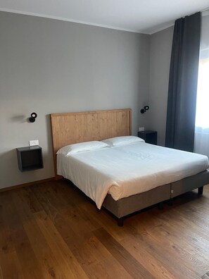 Quadrilocale Luxury con grande terrazza | 房內夾萬、書桌、隔音、免費 Wi-Fi