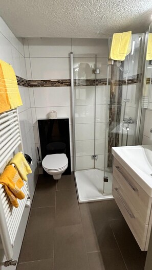 Apartment | Badezimmer