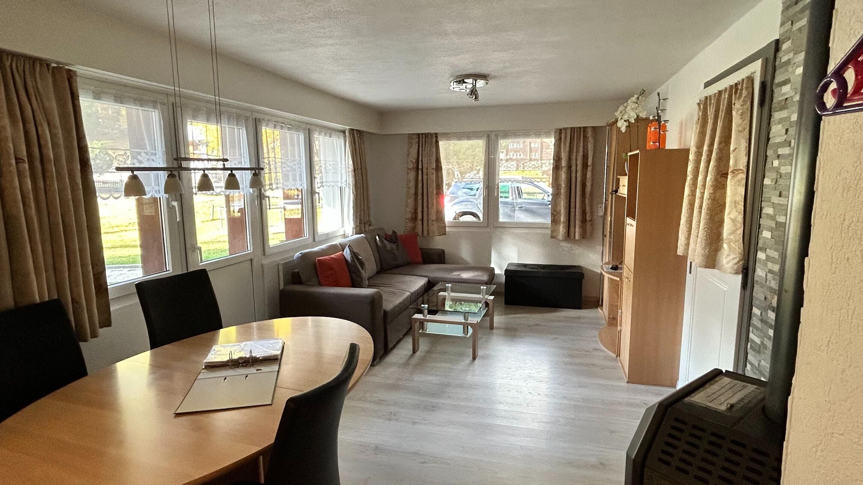 公寓 | 客厅 | DVD 播放器