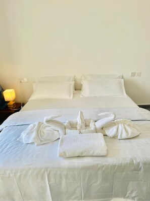 4 Schlafzimmer, Schreibtisch, Bügeleisen/Bügelbrett, kostenloses WLAN