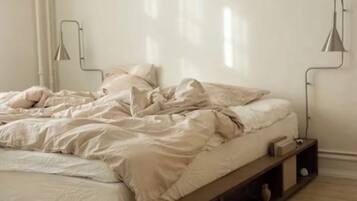 4 soverom, skrivebord, strykejern/-brett og wi-fi (inkludert)