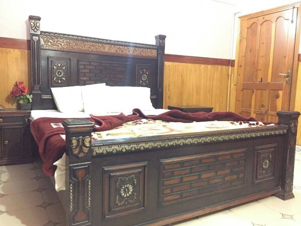 Deluxe Double Room | Soundproofing, iron/ironing board, free WiFi - Hamala Inn Hotel (Abbottabad)