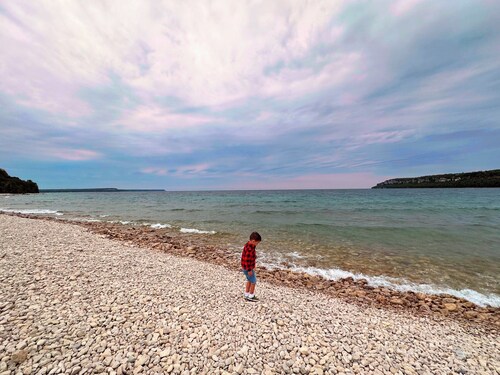 Waterfront Green Cottage Pike Bay