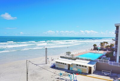 NEW Amazing Ocean View Studio in Daytona Beach!