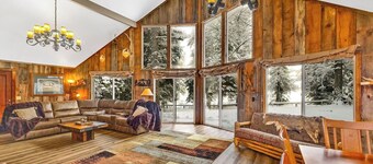 Tranquil Dog-Friendly Lake Cabin with Hot Tub