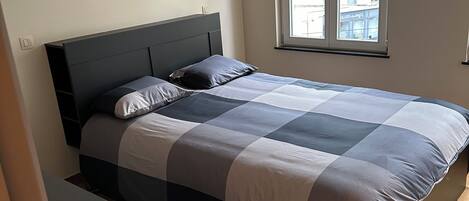 1 Schlafzimmer, Schreibtisch, Bügeleisen/Bügelbrett, kostenloses WLAN