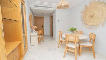 En 50-tommers smart-TV med Parabol-TV