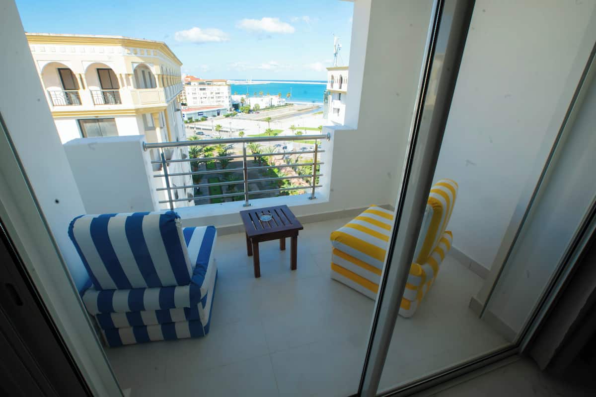 Deluxe Studio, Sea View | Laptop workspace, soundproofing, iron/ironing board