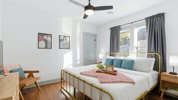 2 Schlafzimmer, Schreibtisch, Bügeleisen/Bügelbrett, kostenloses WLAN