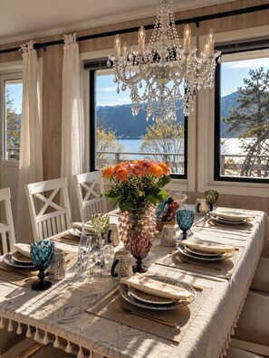 Dining - La Casa Senja Seaview Villa with Sauna (Troms)