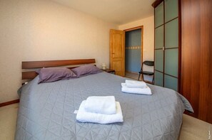2 Schlafzimmer, Bügeleisen/Bügelbrett, kostenloses WLAN, Bettwäsche