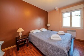 2 bedrooms, iron/ironing board, free WiFi, bed sheets - Gite in the heart of the vineyards (Montans)