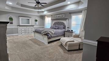 5 bedrooms, desk, iron/ironing board, free WiFi