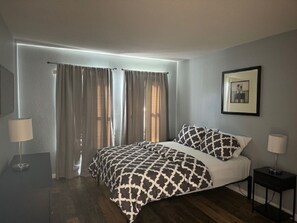 3 bedrooms, desk, WiFi, bed sheets - ★12Mins to Disney Theme Parks- Save 25pct Off Stay- Pool- 3BR Condo-Sleeps 10★ (Kissimmee)