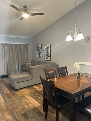 Smart TV, printers - ★12Mins to Disney Theme Parks- Save 25pct Off Stay- Pool- 3BR Condo-Sleeps 10★ (Kissimmee)