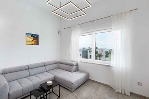 TV - Holiday apartment with whirlpool and air conditioning (Malinska)