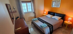 2 chambres, fer et planche à repasser, lit parapluie, Wi-Fi gratuit