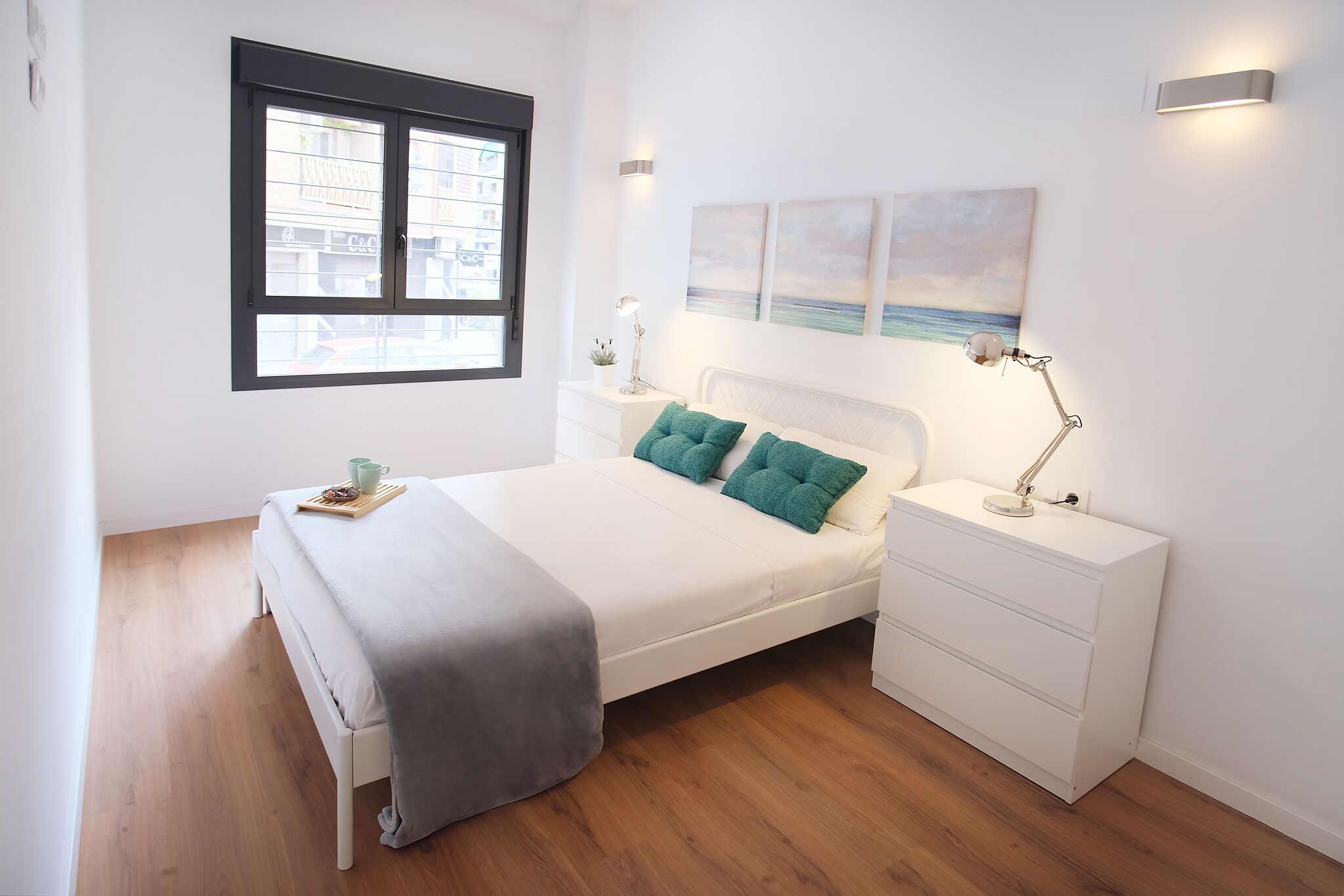 3 Schlafzimmer, Schreibtisch, Bügeleisen/Bügelbrett, Reisekinderbett