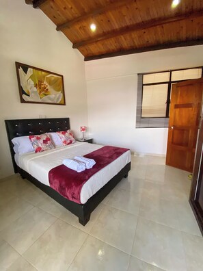 Comfort Double Room, Private Bathroom, City View
