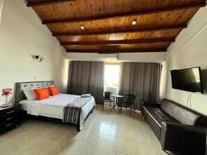 Deluxe Room, Private Bathroom, City View