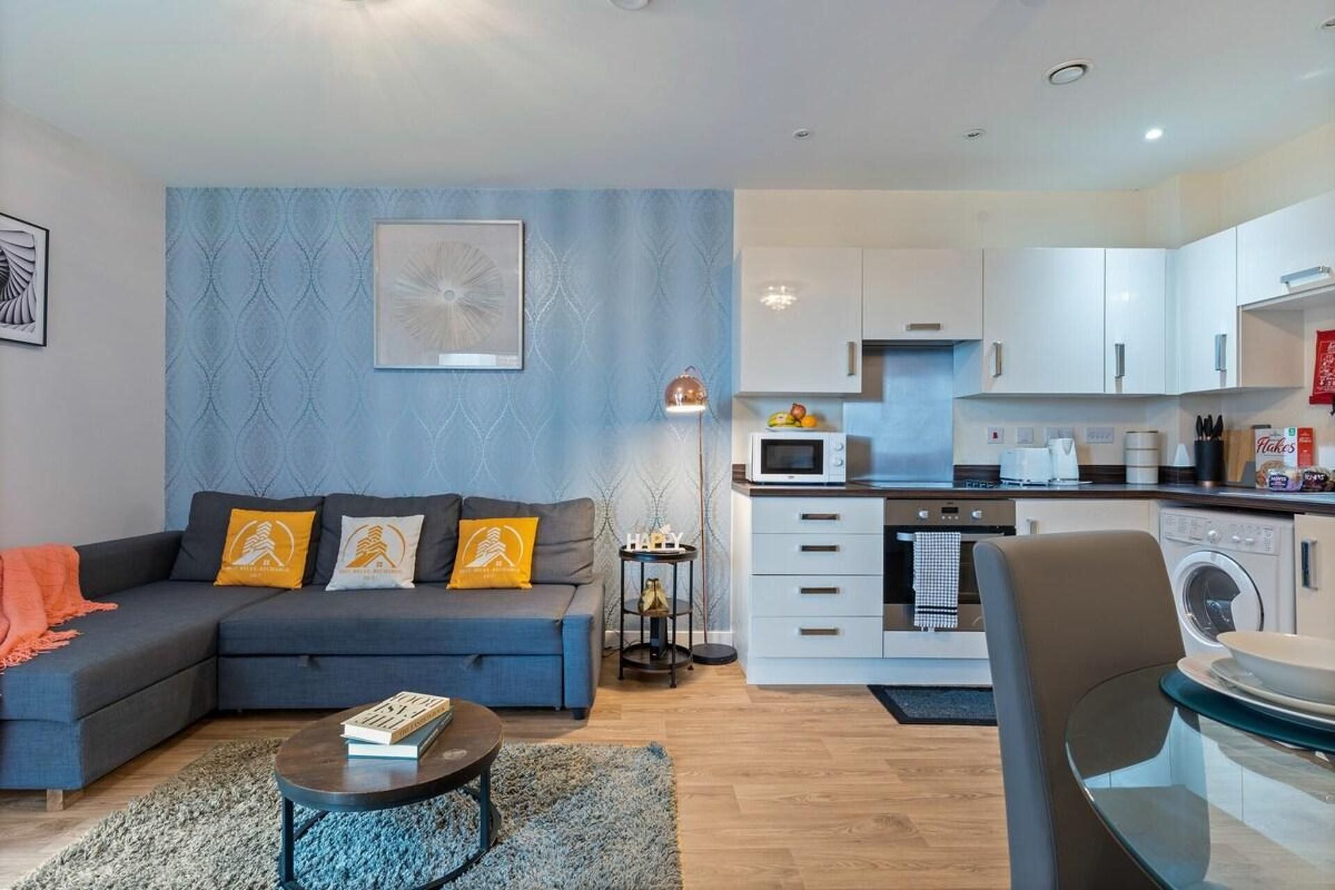 Apartment | Living area | TV