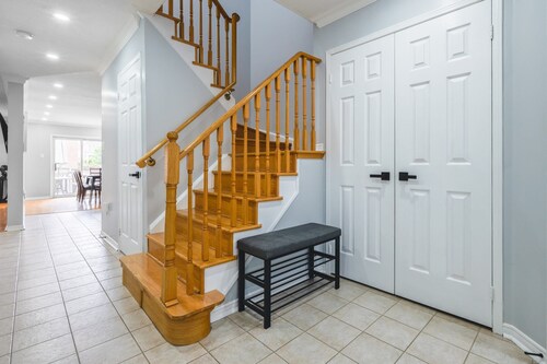 Charming 4-bedroom house with AC and WiFi in fantastic Vaughan