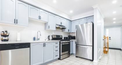Charming 4-bedroom house with AC and WiFi in fantastic Vaughan