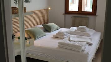 Classic Double or Twin Room, Courtyard View | Desk, free WiFi