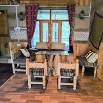 Desayuno a la carta diario (INR 250 por persona)