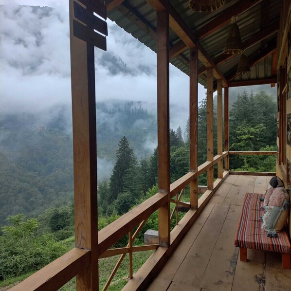 Quang cảnh ban công