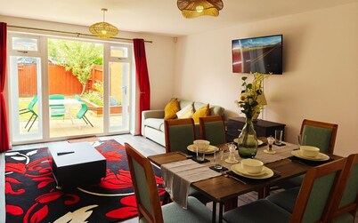 Roomy Spark Home with Parking, Garden, Wi-Fi