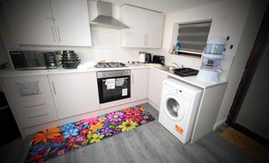 Microwave, oven, stovetop - Ruby Haven (Manchester)