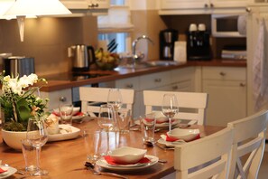 Dining - Stylish thatched house with sauna in Zinnowitz (Zinnowitz)