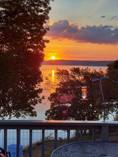 Beautiful view on lake! Enjoy 5bdrm 3 bath with 2 decks firepit and private dock