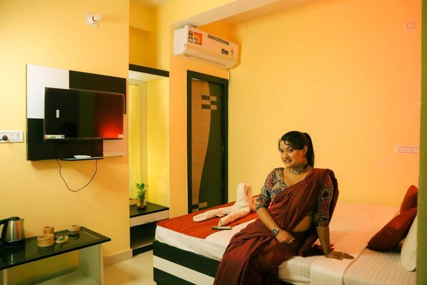 Superior Double Room, Balcony, Pool View