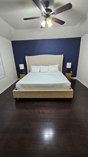 3 habitaciones, tabla de planchar con plancha y wifi gratis 