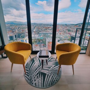 Living area - Baticueva Penthouse Piso 28 (Quito)