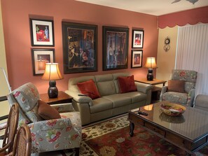 Living area - 1900 month (Fort Myers)
