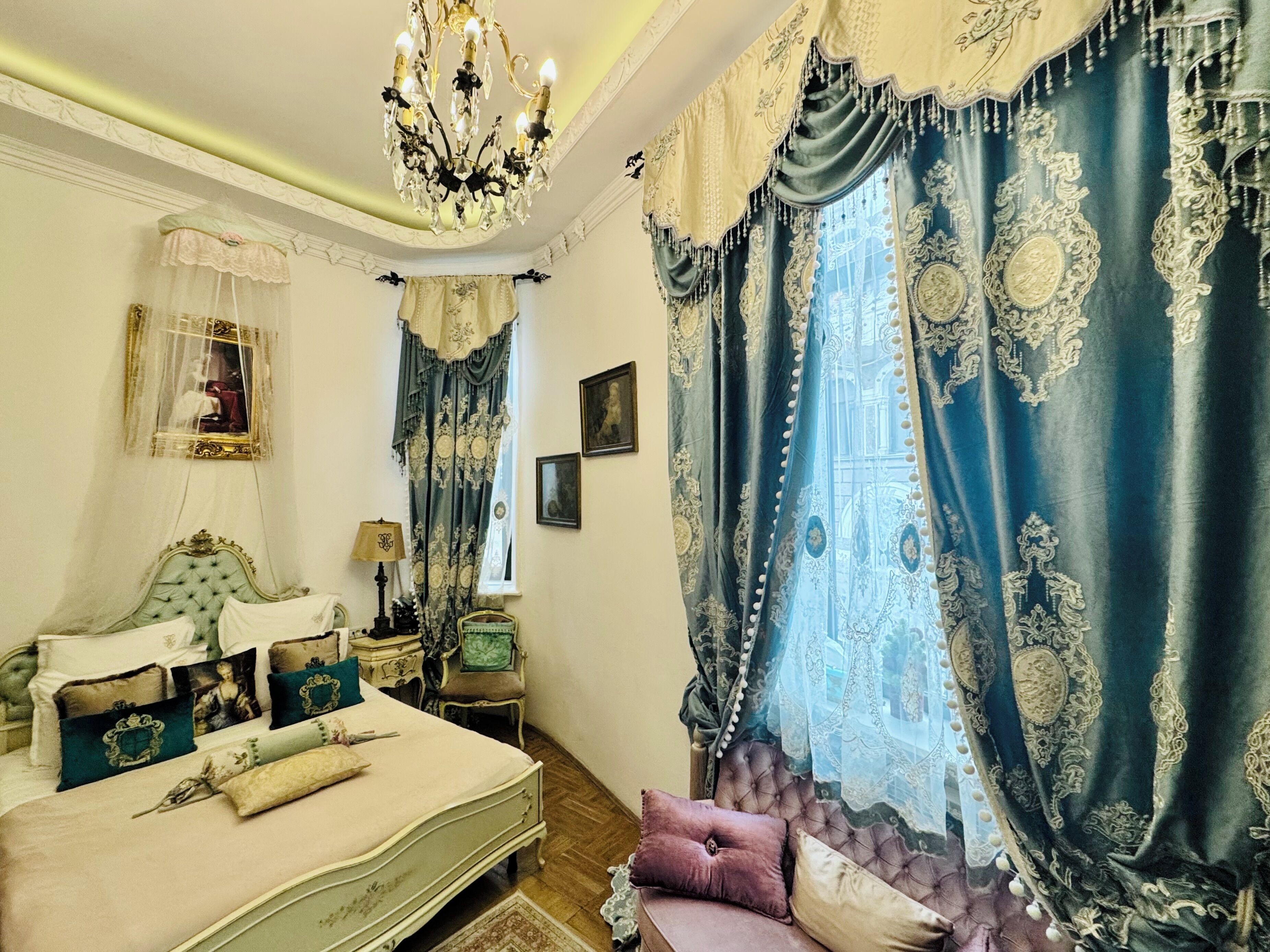 Photo - Conacul Coroanei Luxury Boutique