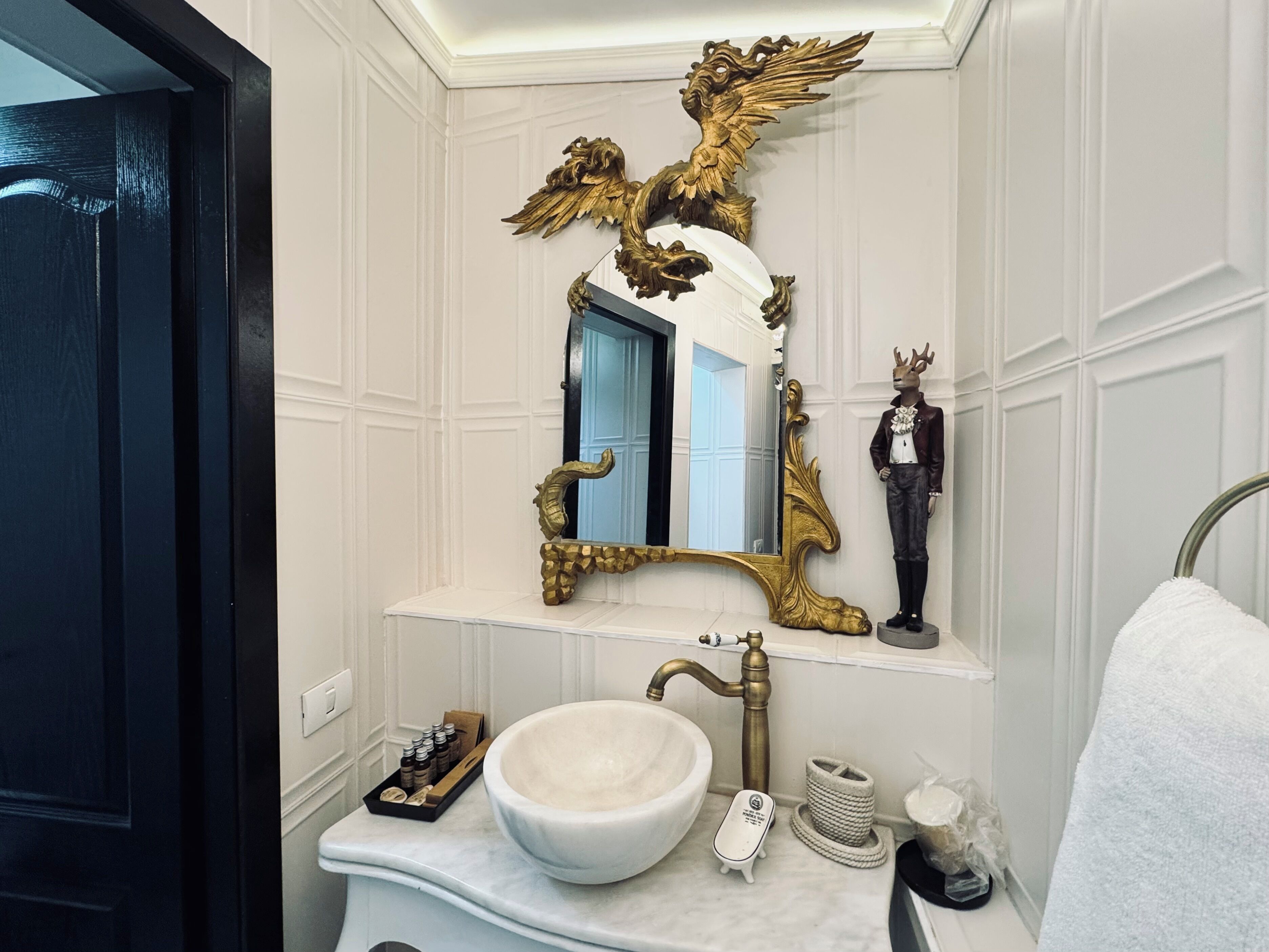 Photo - Conacul Coroanei Luxury Boutique