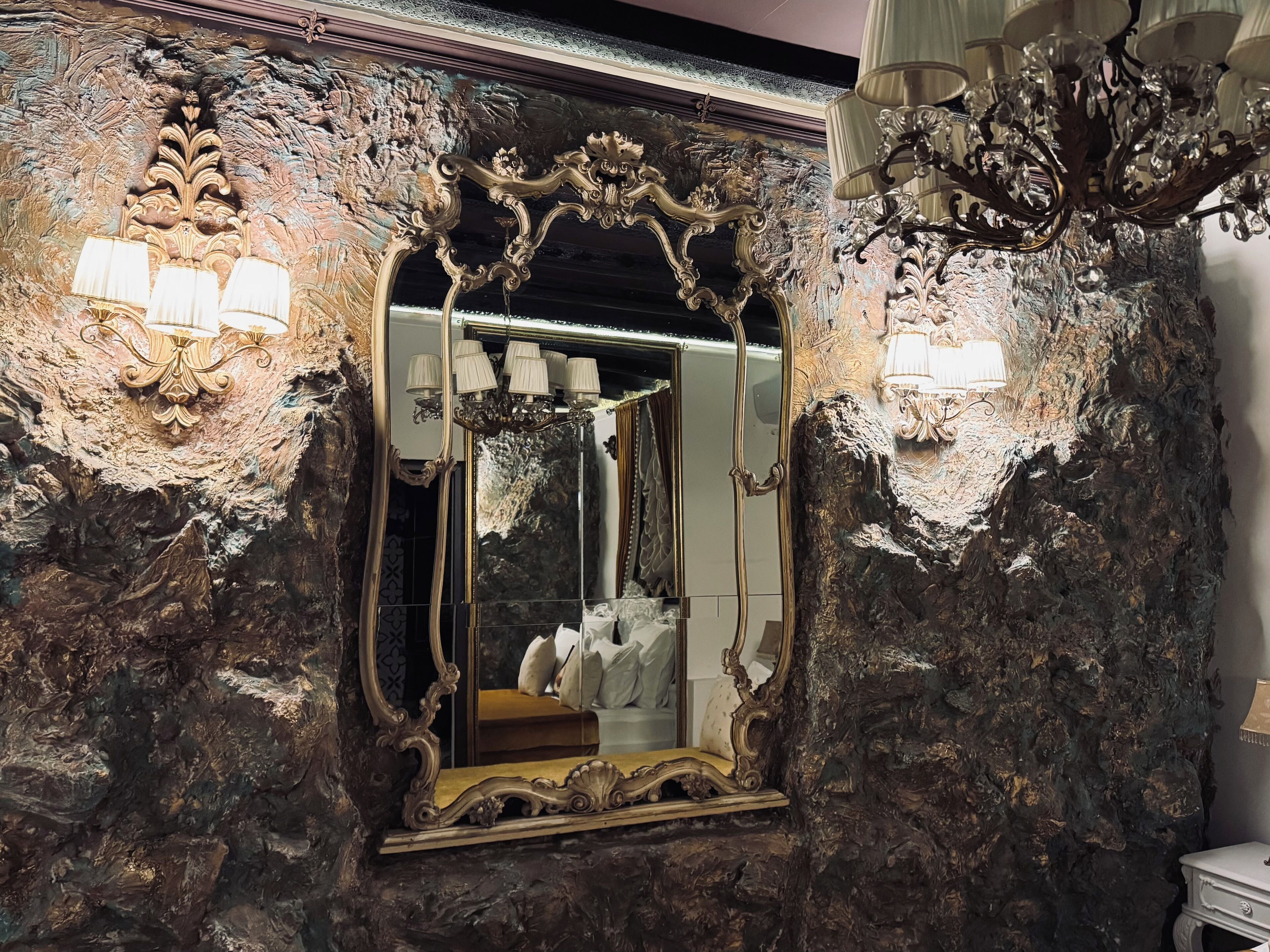 Photo - Conacul Coroanei Luxury Boutique